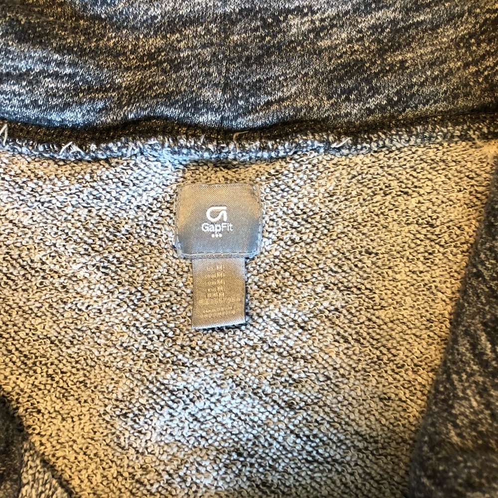 Gapfit Sweatshirt - Picture 3 of 6